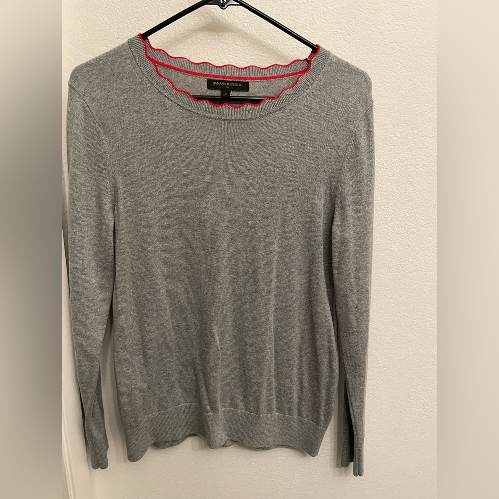Banana republic cotton sweater with red trim size S ￼